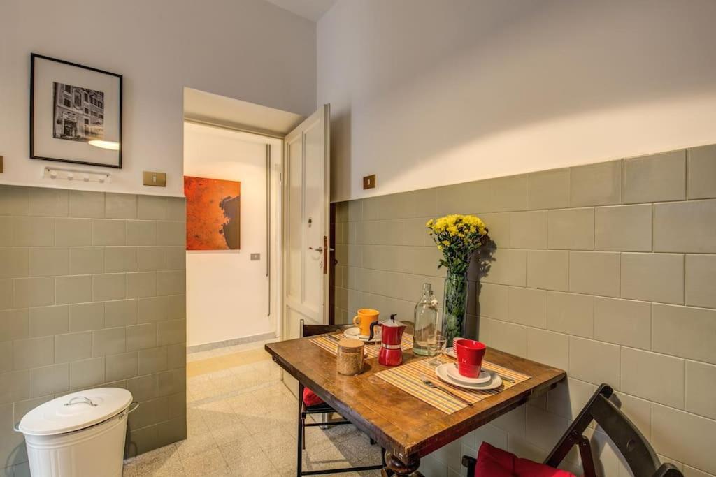 Monti Coliseum 2nd Floor 3 Bedroom Leilighet Roma
