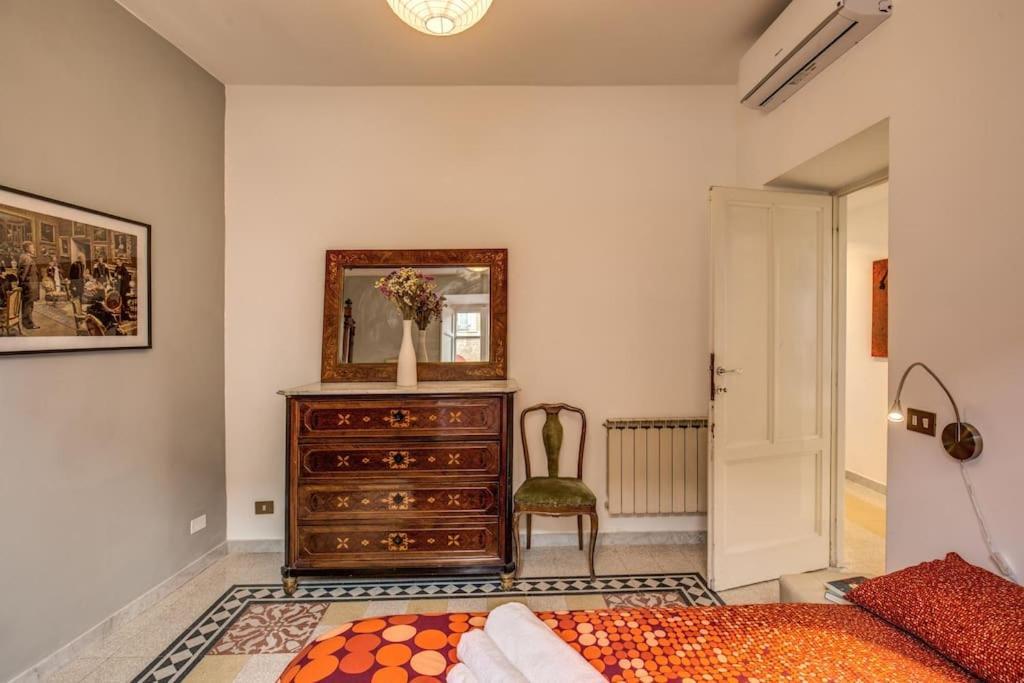 Monti Coliseum 2nd Floor 3 Bedroom * Roma