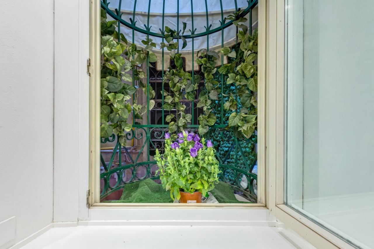 Via Condotti Private Rom