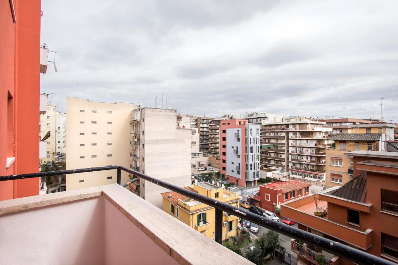 Casa de férias Stylish & Cozy - 5 Star Location- Balcony - View *
