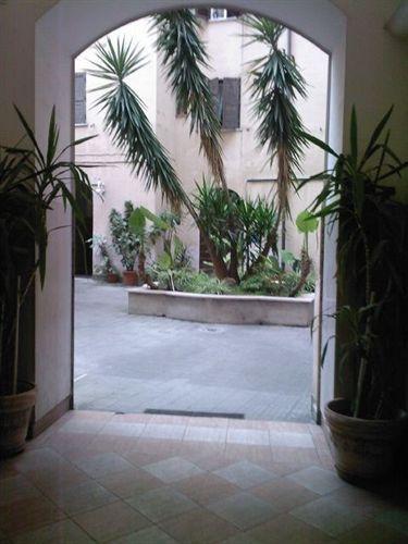 Roma Prince Inn Accommodation Gjestgiverier 2*