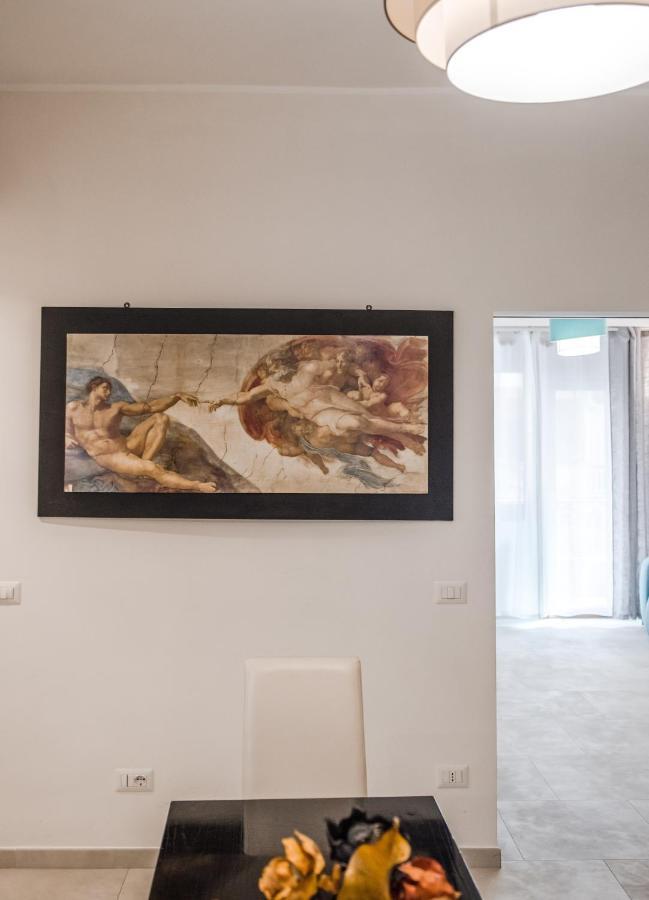 Casa 3 Santi, Your Contemporary In Apartamento Roma