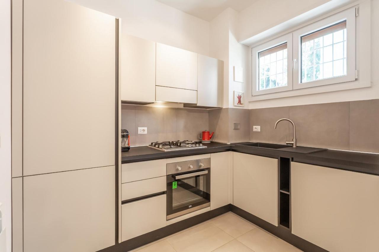 Corso Francia 2bdr Apartmet Apartment