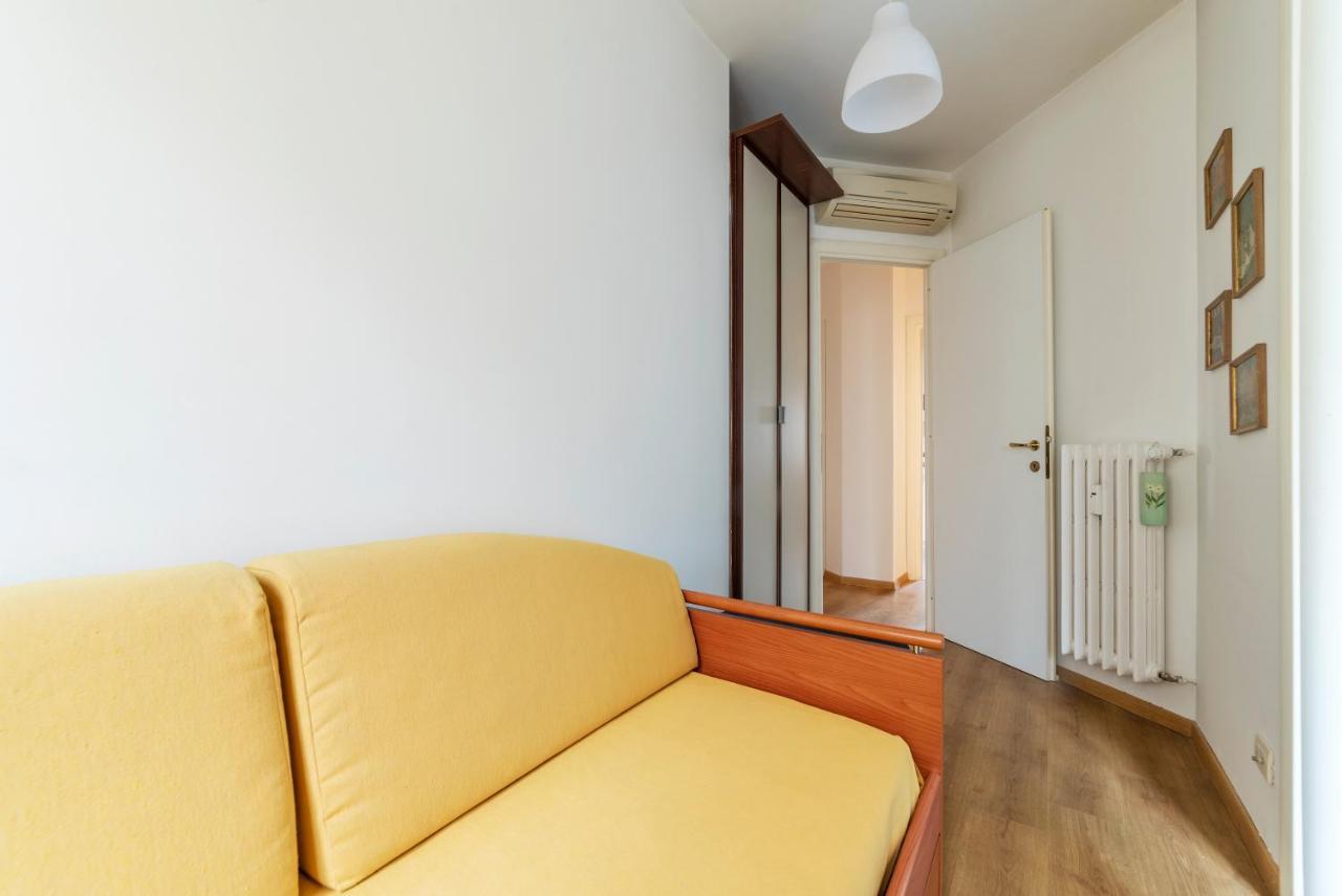 Apartment Sunny Piramide Rome