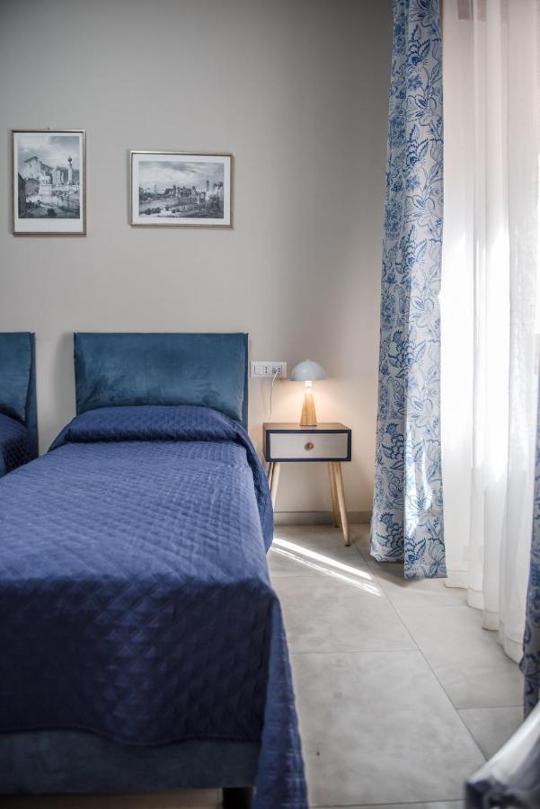 Casa 3 Santi, Your Contemporary In Apartamento Roma