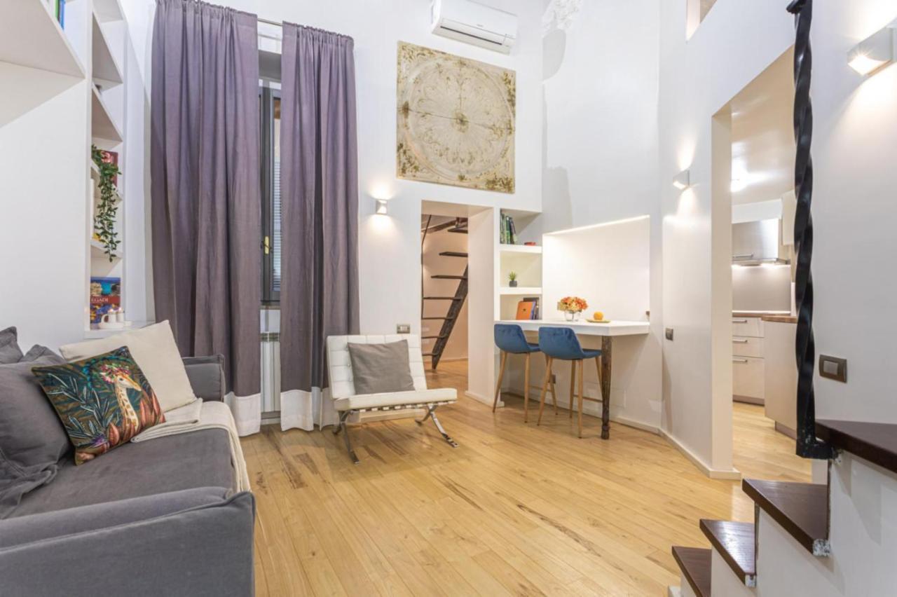 Lucrezia - Close To Piazza Navona * Rom