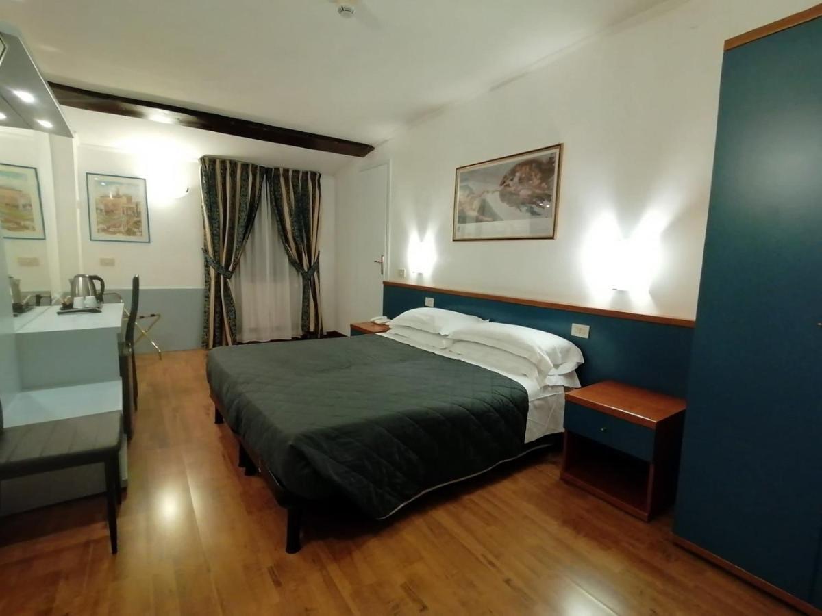 Julia 3* Roma
