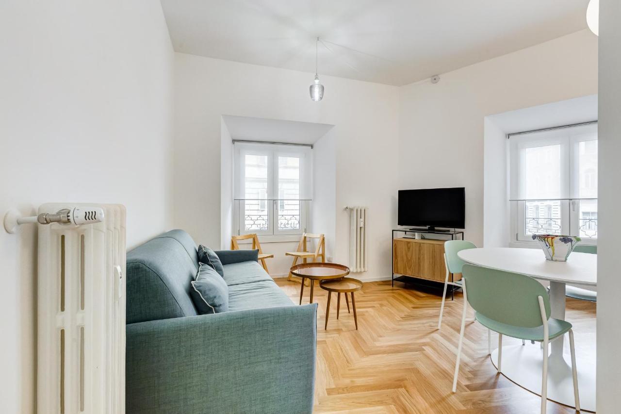 In The Heart Of The Apartment Rom