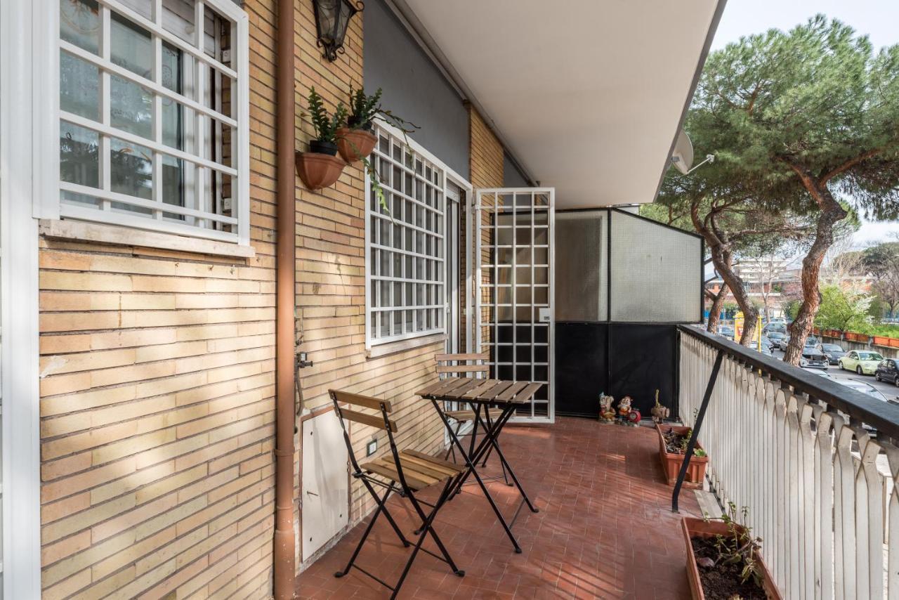Apartment Bright 2 Bedroom And Balcony Rom
