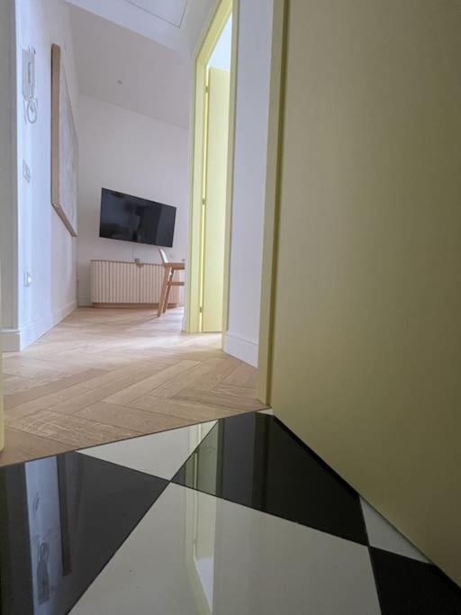 Ultra Stylish Modern Attic Apartamento *