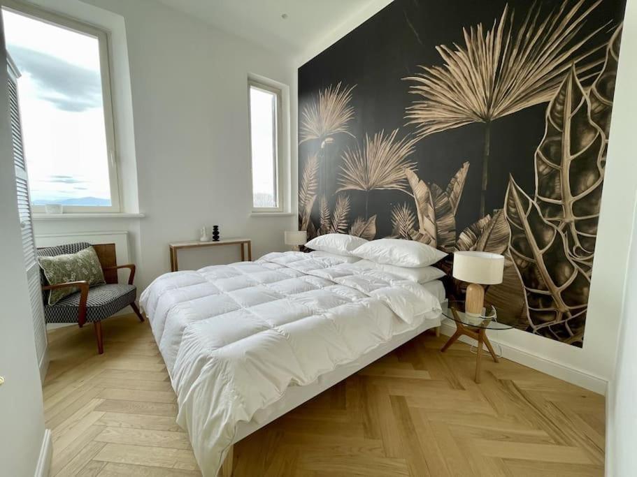 Ultra Stylish Modern Attic Apartamento