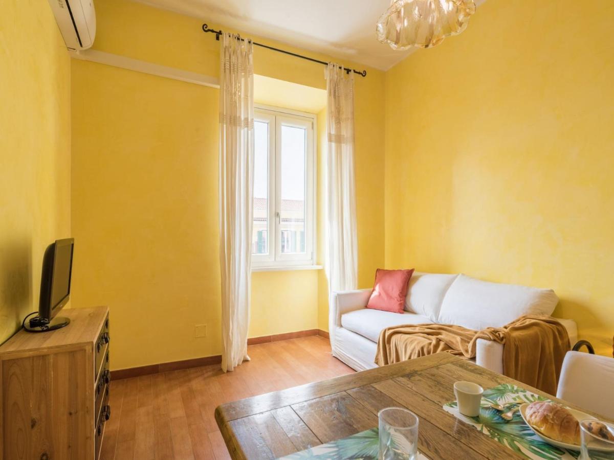 The Best Rent - Colourful Two-bedroom Near Termini Station Leilighet Roma