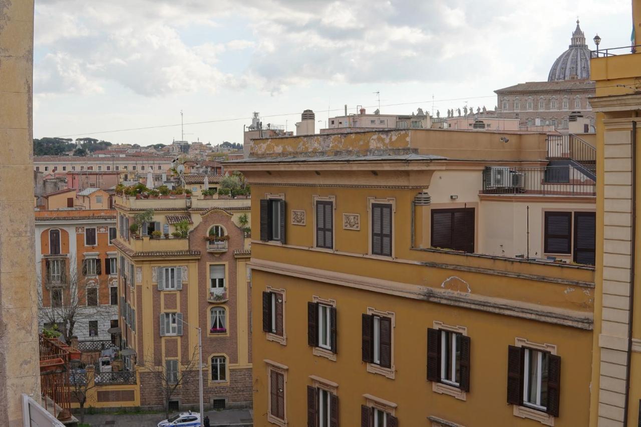 Rooftop St. Peter * Rom