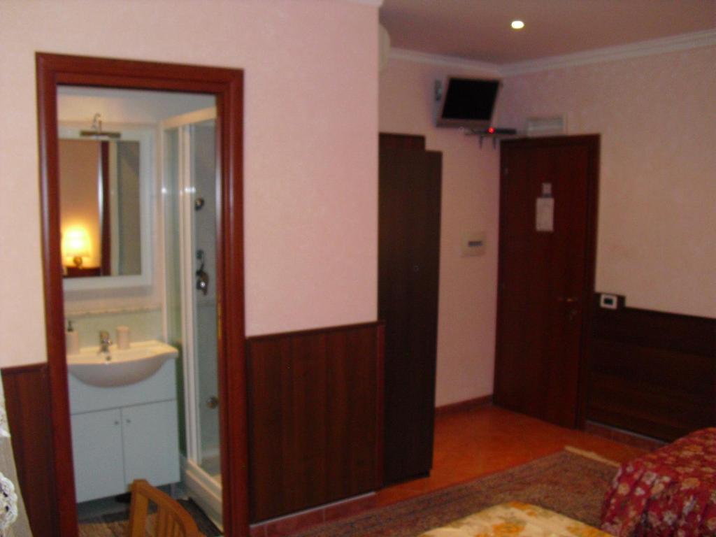 Asian Rest House 3* Rom
