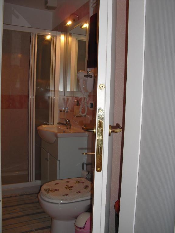 Asian Rest House Hotel Rom