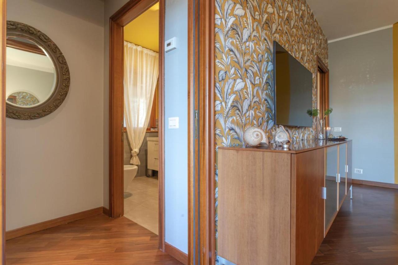 Elfaro Kitty - Stylish Close To S. Peter * Roma
