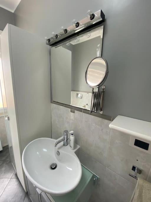Vacanze Romane ~ Cozy Flat Leilighet *