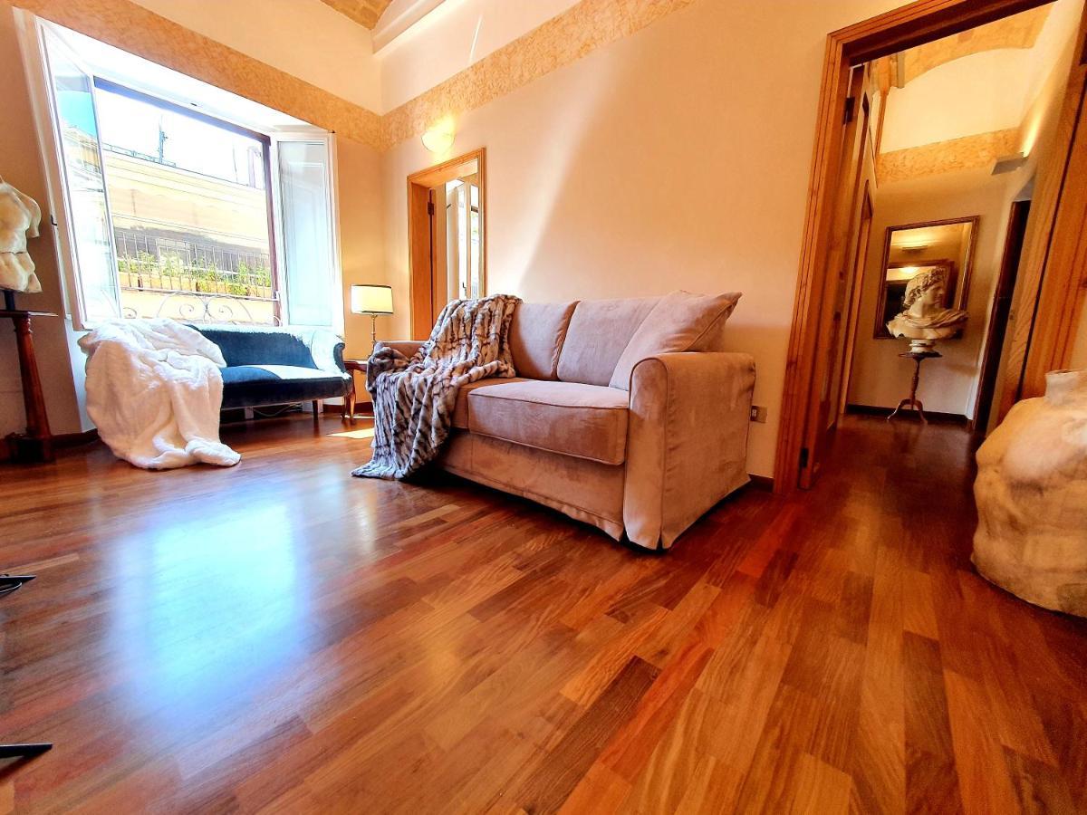 Apartment 1878s By Aat- Luxury Historic House Piazza Di Spagna Rom