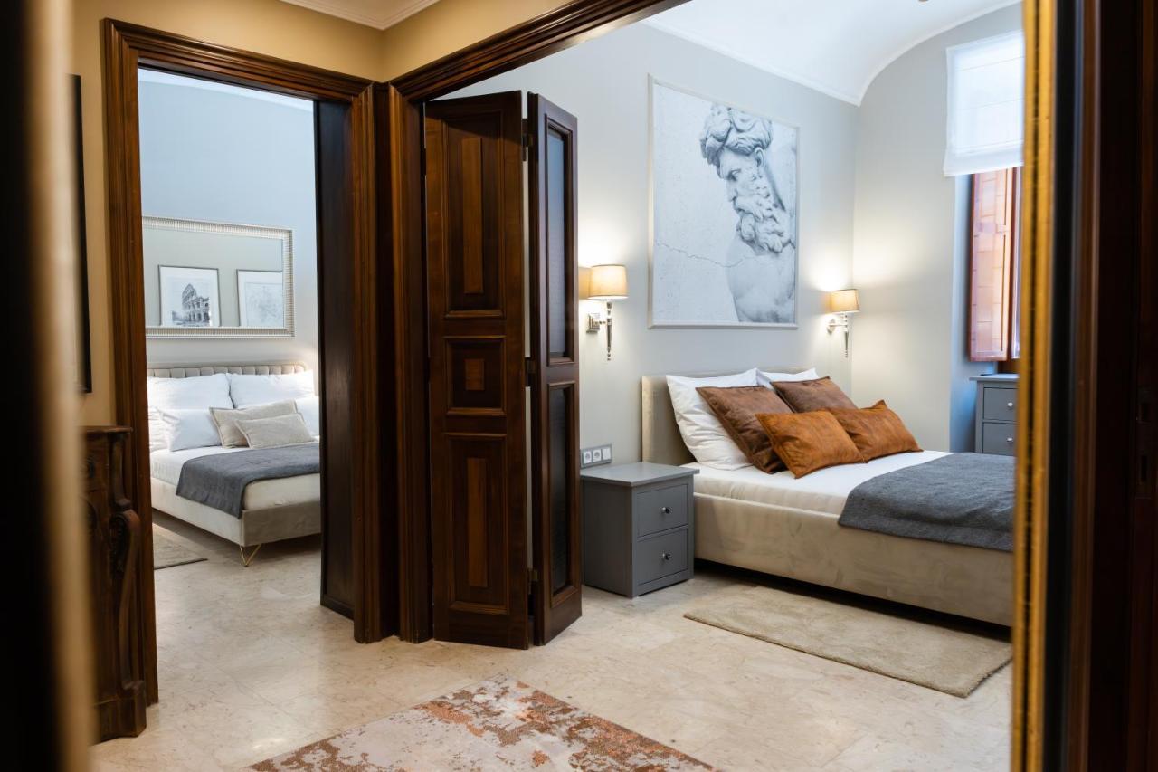 Center Apartment *