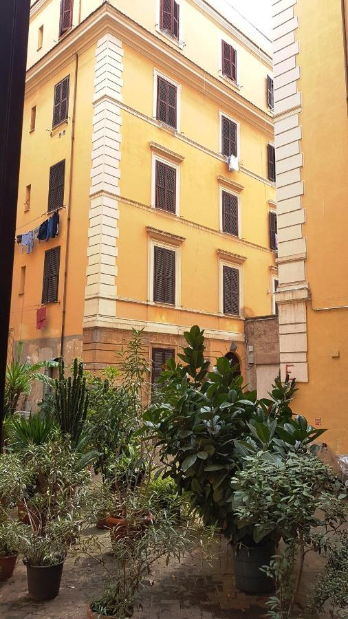 Lovely In Testaccio, *