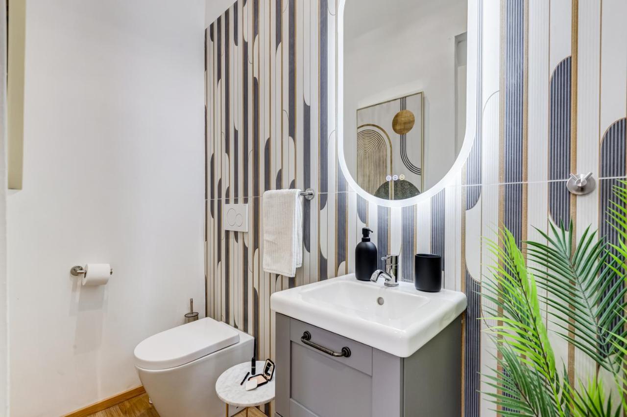 Chiara - A New Luxury Star Is Born In Rome! * Roma
