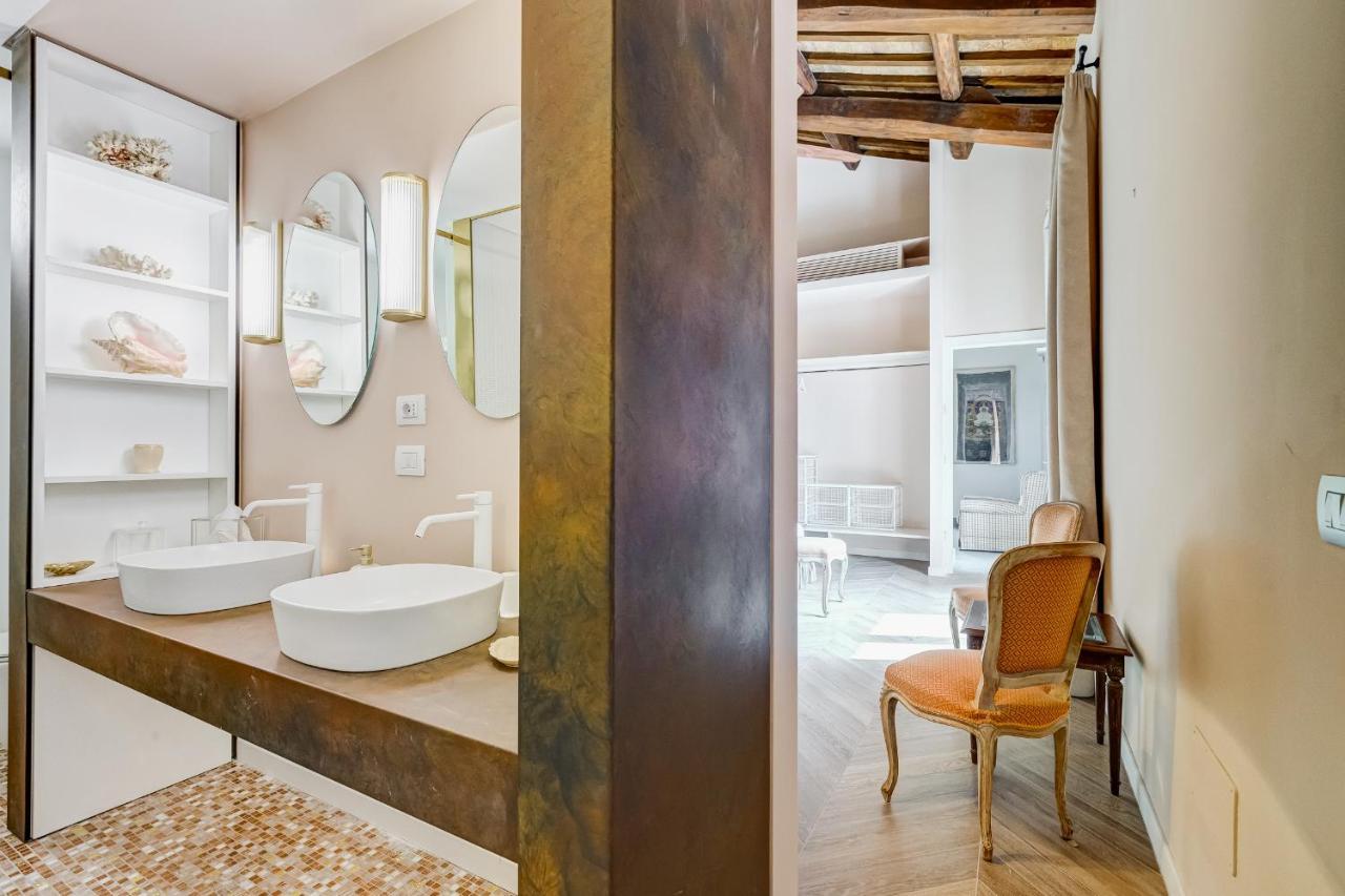 Casa vacanze Bmga L Luxury With Patio In Trastevere Roma