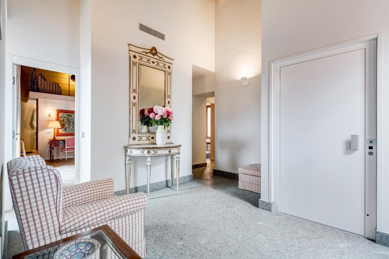 Casa vacanze Bmga L Luxury With Patio In Trastevere Roma
