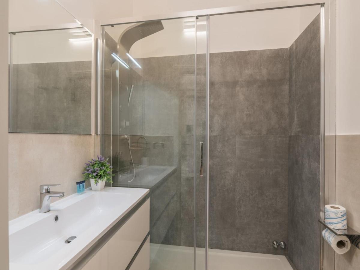 The Best Rent - Elegant Three-bedroom A Few Steps From Fontana Di Trevi *