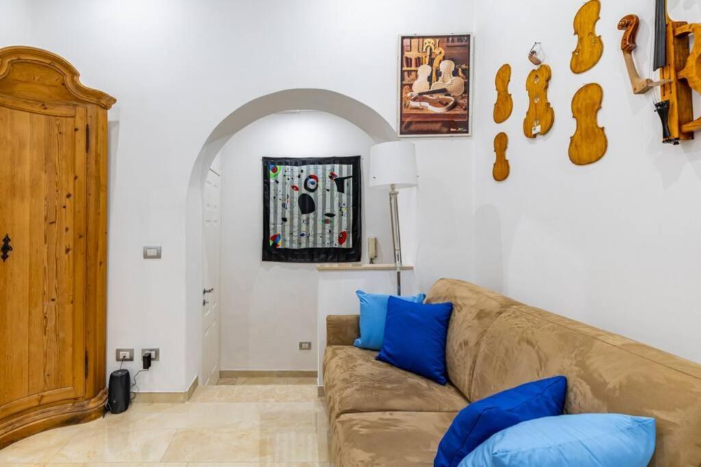 Apartment Stradivari Rom
