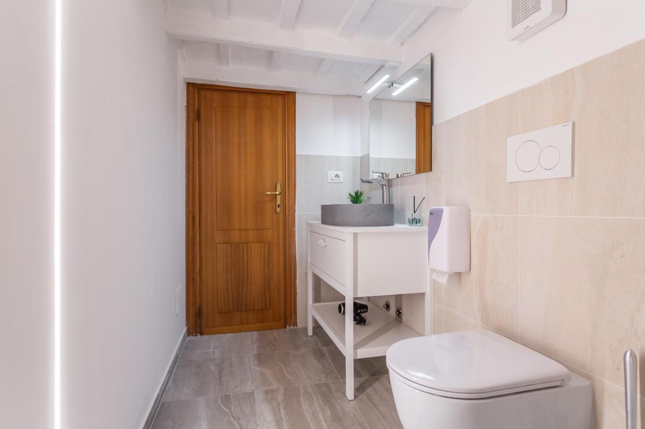 Trastevere San Calisto 3 Bdr Apartamento