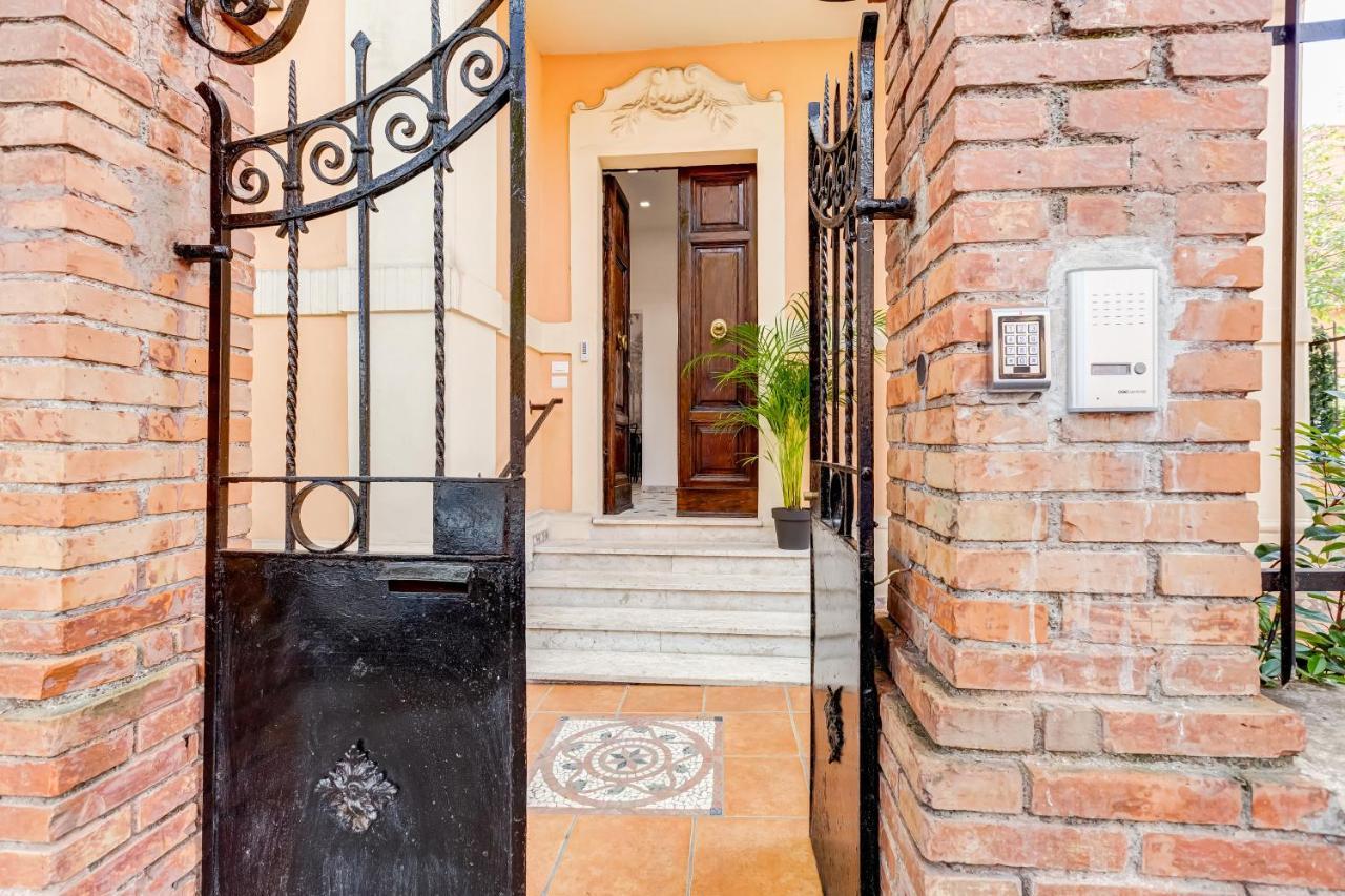 Villa Chiara - A New Luxury Star Is Born In Rome! Roma
