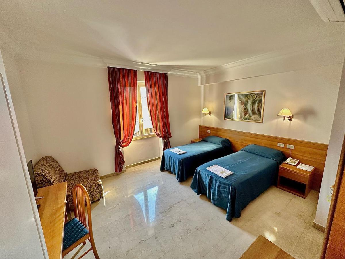 Principe Di Piemonte Hotel Rom