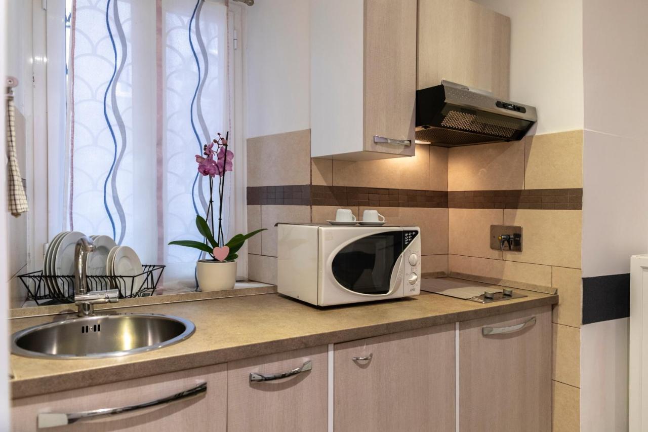 Dulcis In Colosseo Apartment *