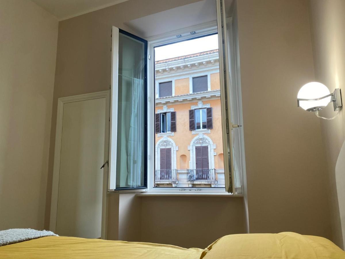 Leonard Vatican House Roma