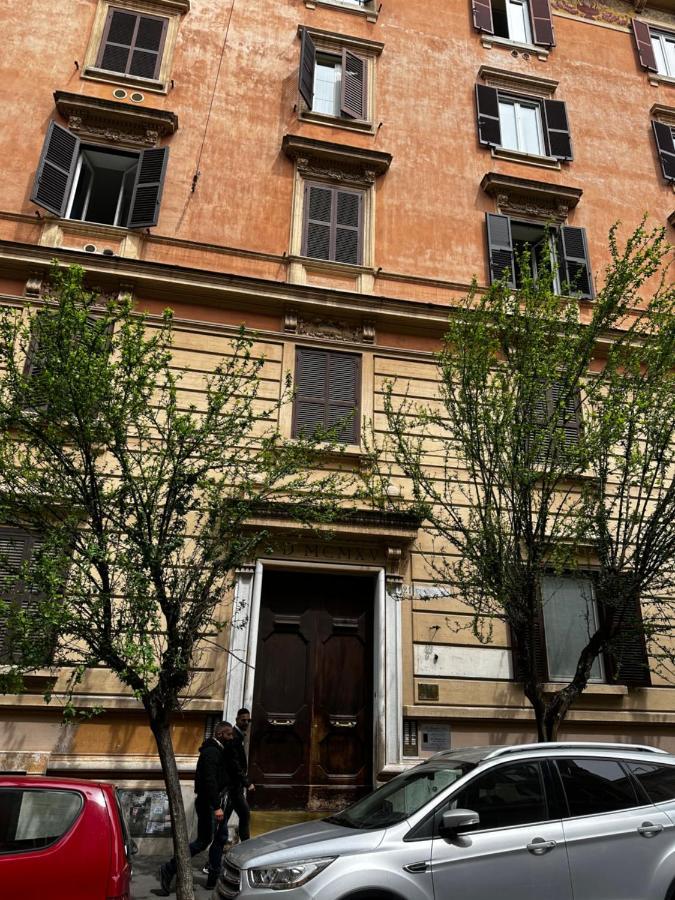 Catone Luxury Bed and breakfast Roma