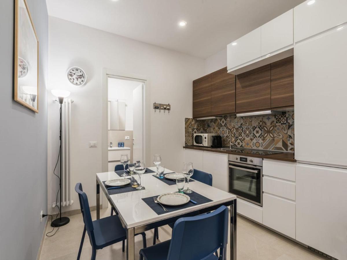 The Rent - Two-bedroom Close To San Pietro Apartment Rom