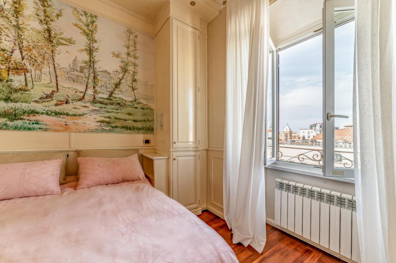 Downtown Luxury - Termini Train Station Bed and breakfast Roma