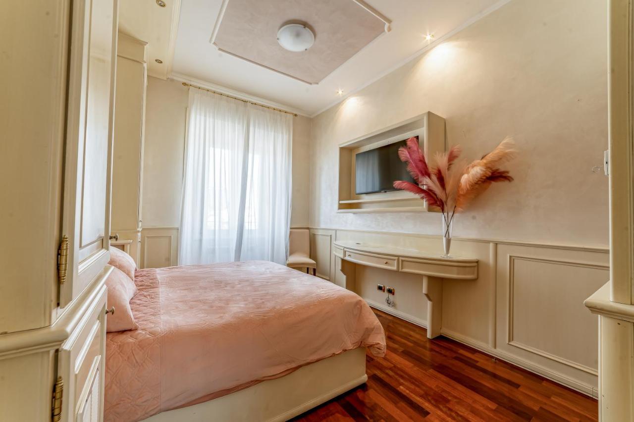 Downtown Luxury - Termini Train Station Bed and breakfast