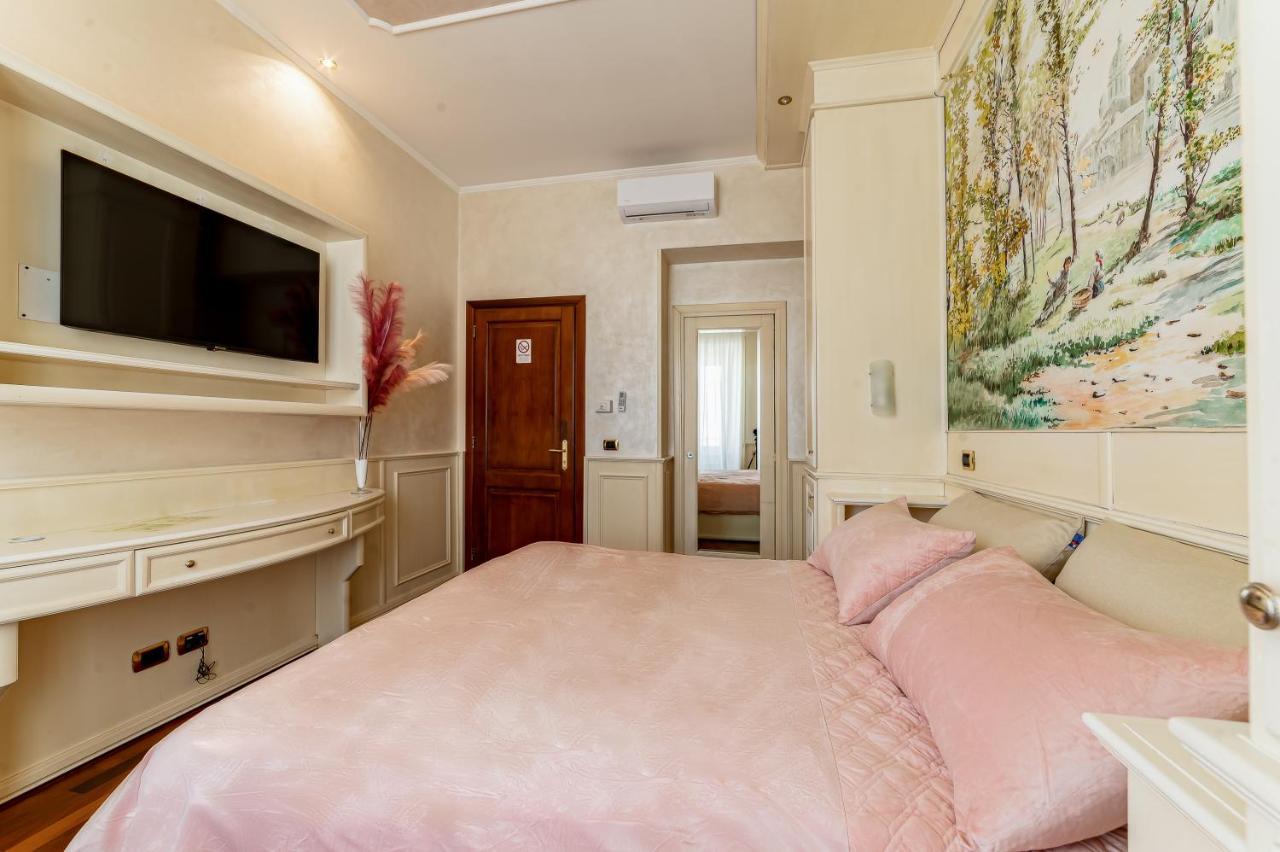 Downtown Luxury - Termini Train Station Bed and breakfast Roma