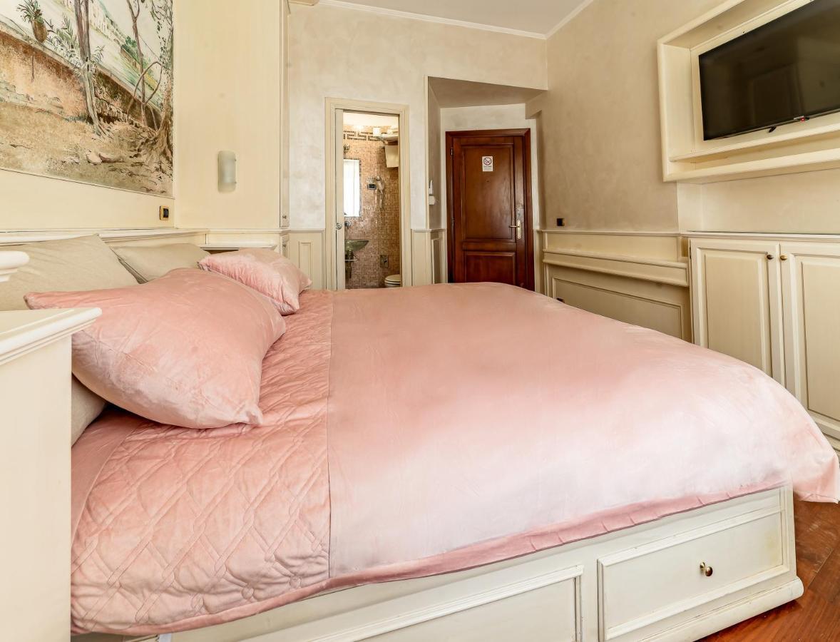 Downtown Luxury - Termini Train Station Bed and breakfast Roma