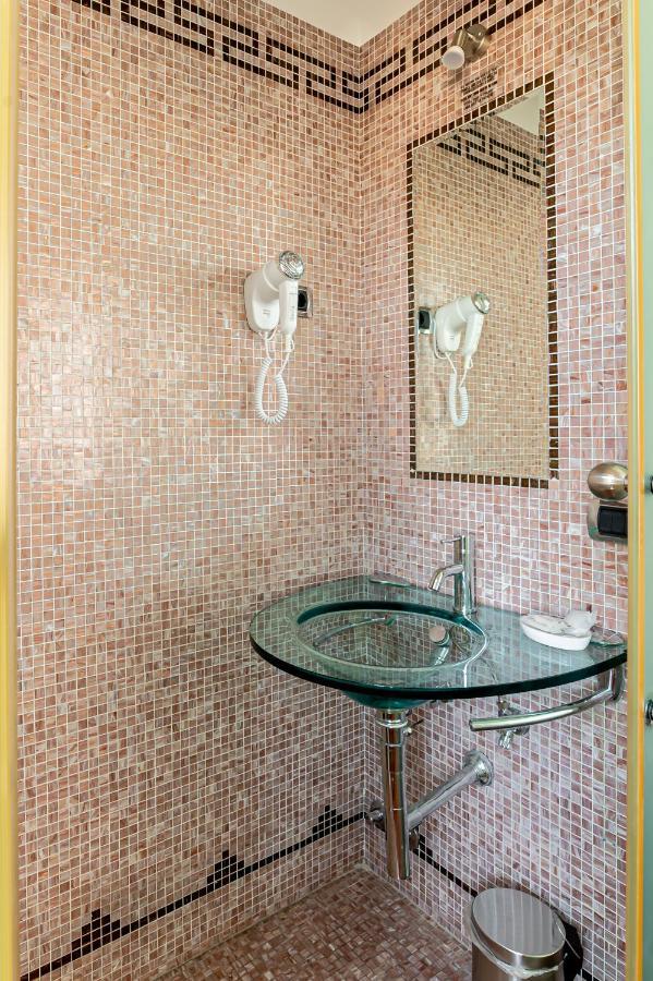 Downtown Luxury - Termini Train Station Bed and breakfast Roma