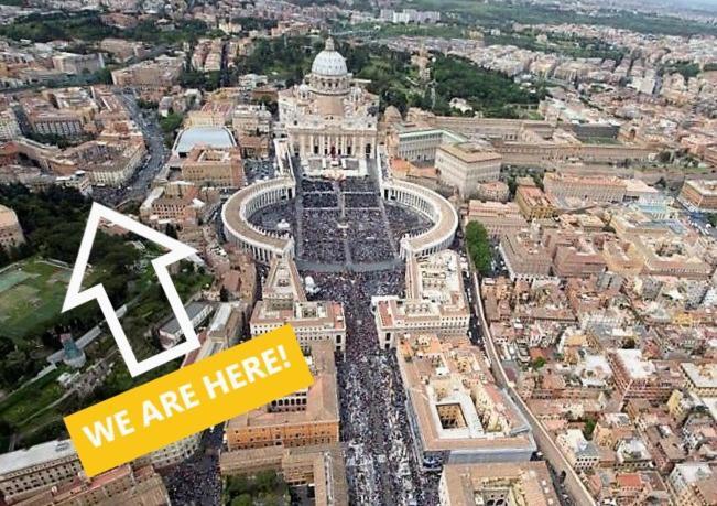 In Front Of The Vatican Apartamento