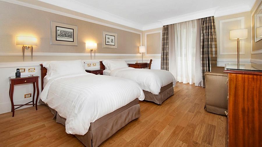 Hotel Marriott Grand Flora 4*