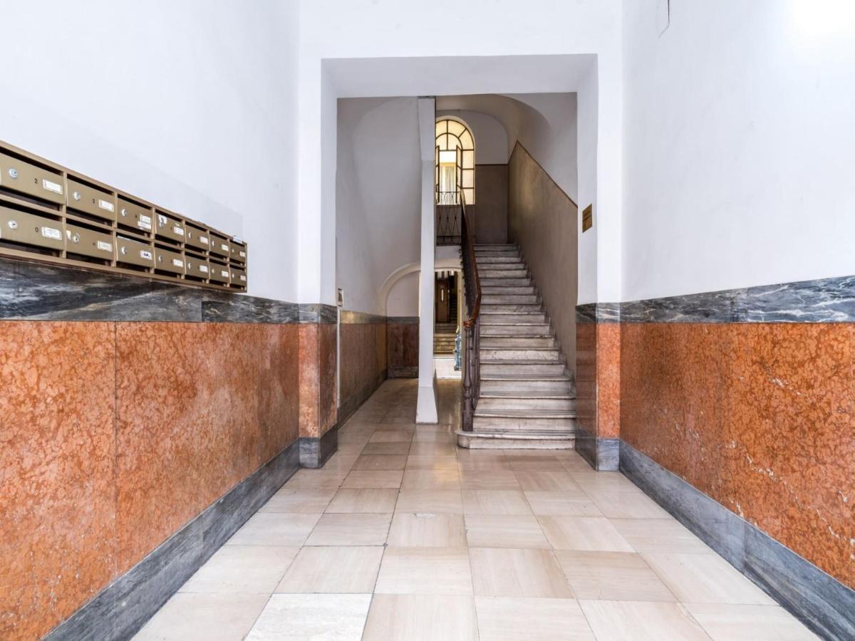 The Rent - Two-bedroom Close To San Pietro Apartment *