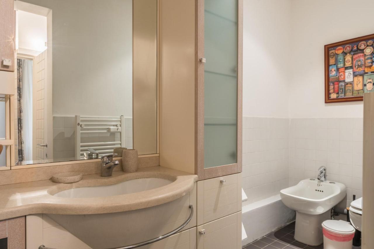 The Rent - Three-bedroom Near Borghese
