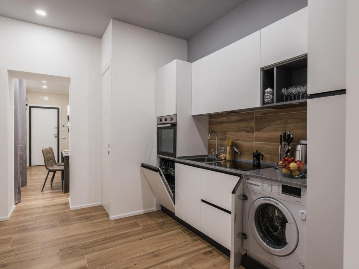 The Rent - Modern Three-bedroom A Few Steps From The Colosseum Apartamento