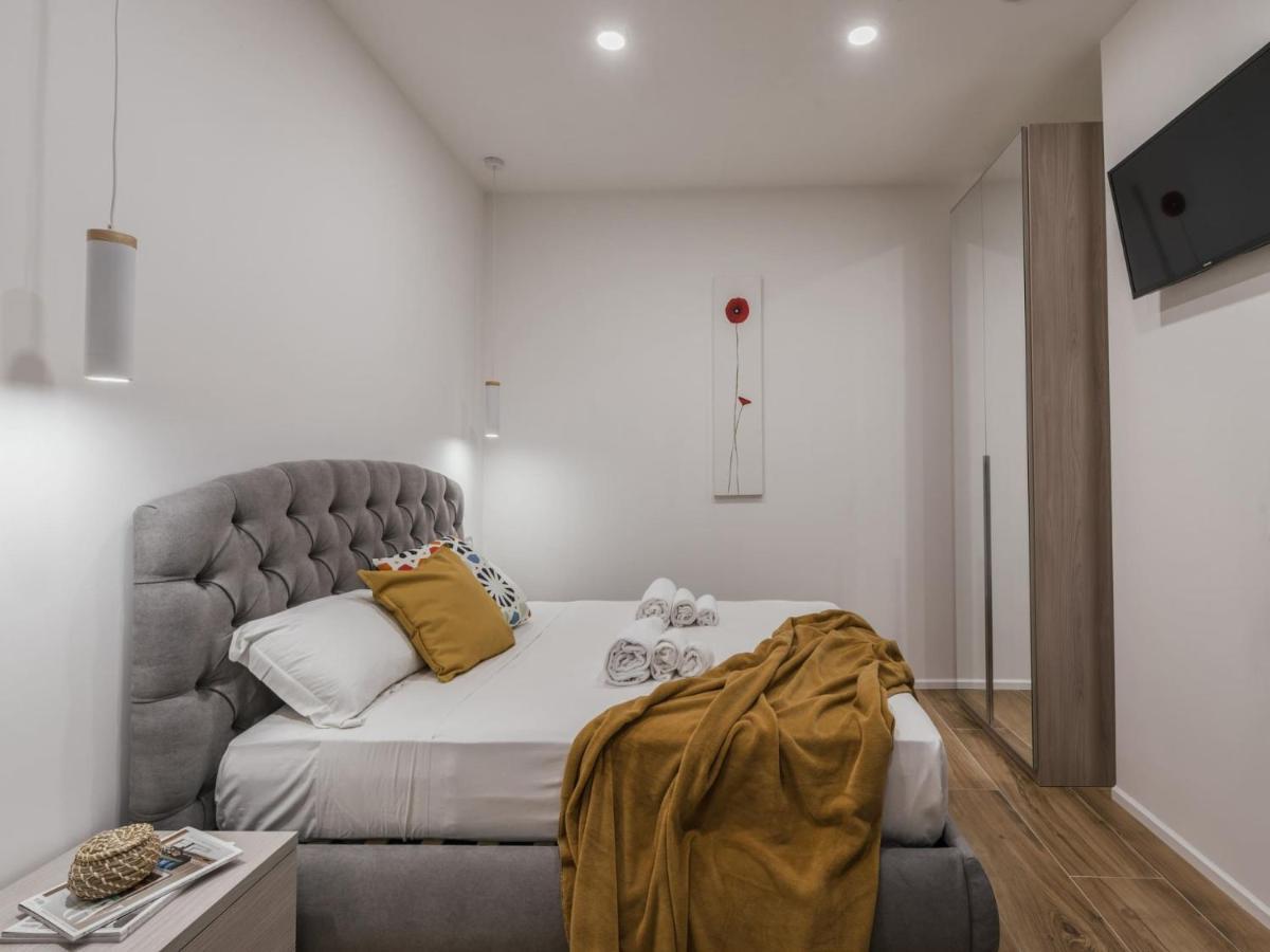 The Rent - Modern Three-bedroom A Few Steps From The Colosseum Roma