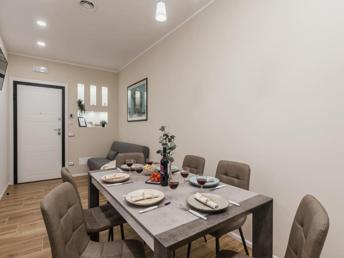 The Rent - Modern Three-bedroom A Few Steps From The Colosseum