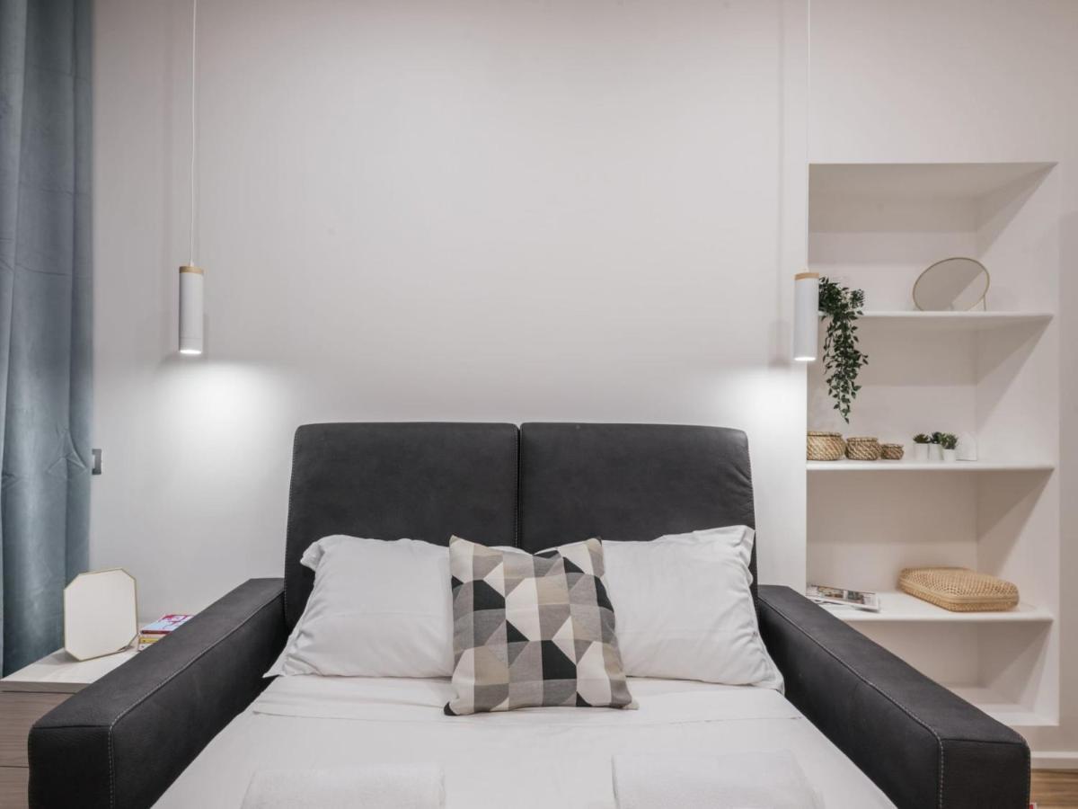 The Rent - Modern Three-bedroom A Few Steps From The Colosseum