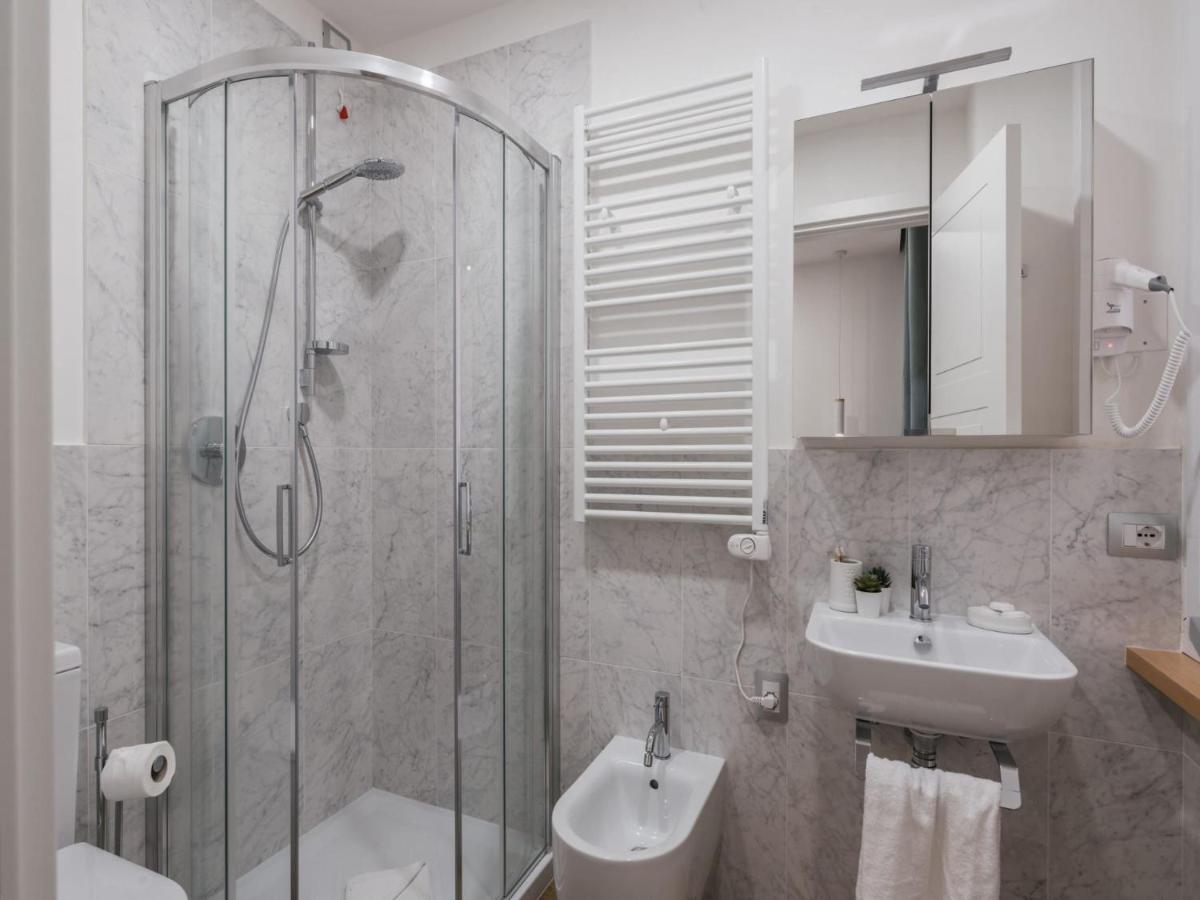 Apartamento The Rent - Modern Three-bedroom A Few Steps From The Colosseum Roma